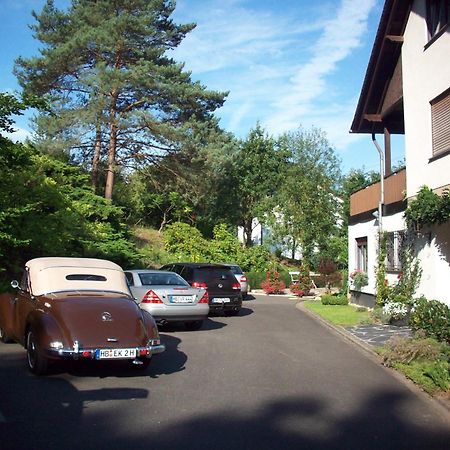 Gaestehaus-Weingut Loersch Лайвен Екстериор снимка