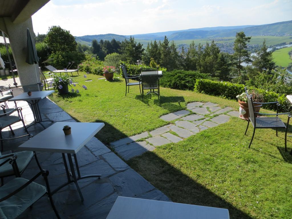 Gaestehaus-Weingut Loersch Лайвен Екстериор снимка